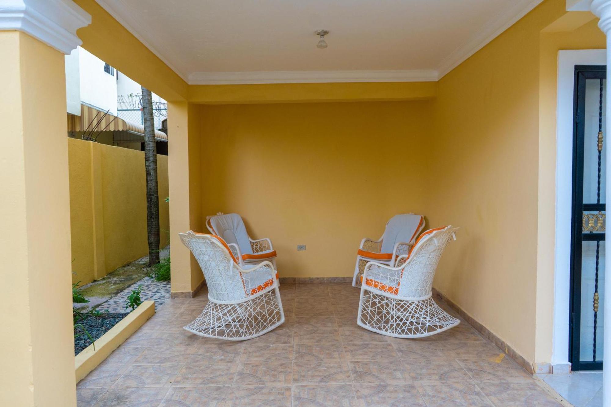 Villa Casa Familiar Acogedora En Zona Residencial La Grua Exterior foto